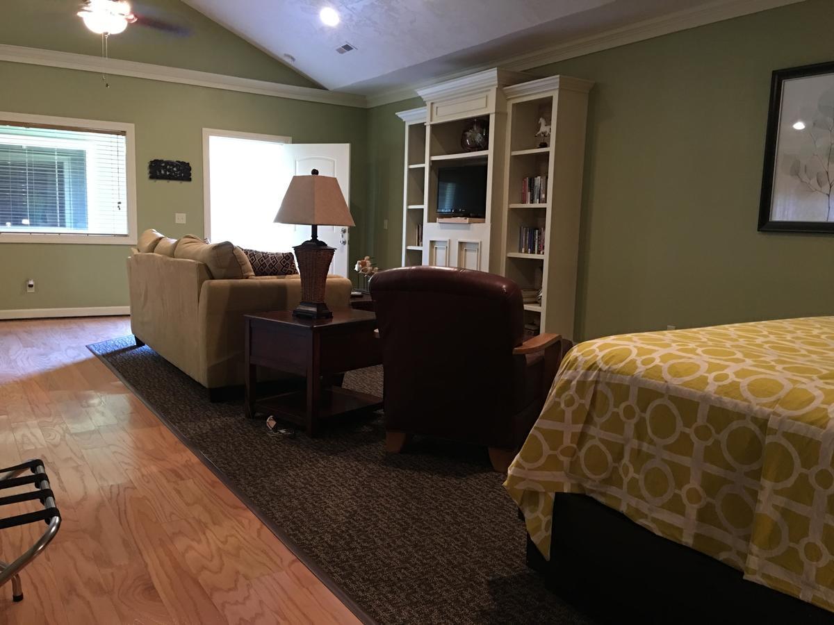 Southern Comfort Suites Mayfield Esterno foto